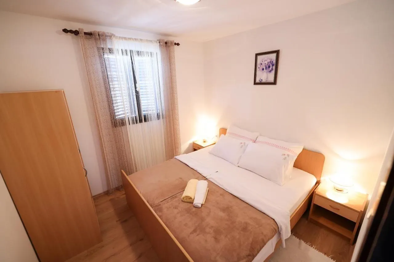 Apartment Danica Vir