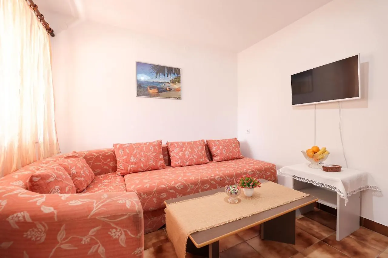 Apartment Danica Vir